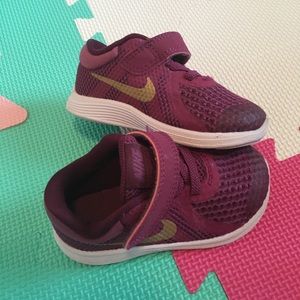Nike size 5 infant